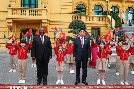 Chủ tịch nước Lương Cường chủ trì Lễ đón cấp Nhà nước Tổng thống Nam Phi