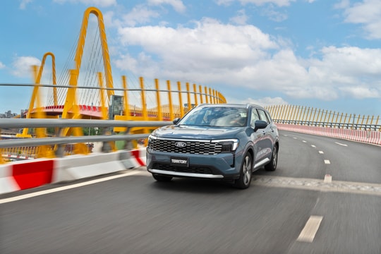 Cầm lái Ford Territory 2025: Thêm thú vị cho mẫu xe thú vị