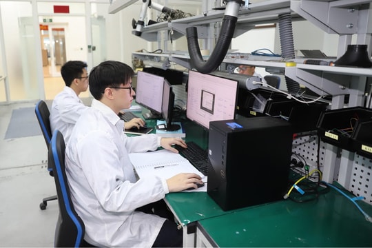 Mở khóa nhân tài, khơi dòng sáng tạo Việt