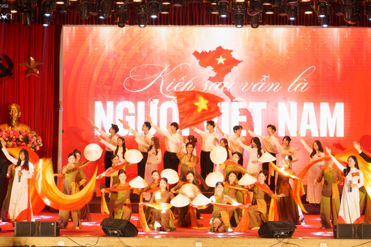 Sôi động bữa tiệc âm nhạc chào đón tân sinh viên Học viện Báo chí và Tuyên truyền