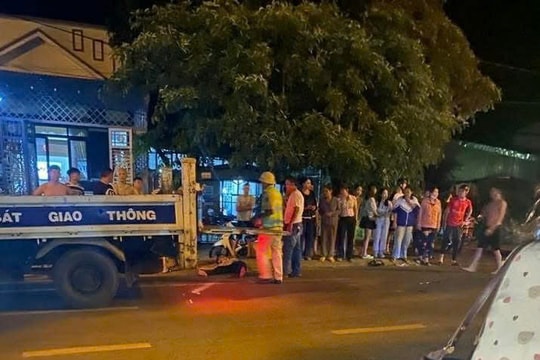 Thanh niên điều khiển xe máy “thông chốt” nồng độ cồn, tông cán bộ Công an