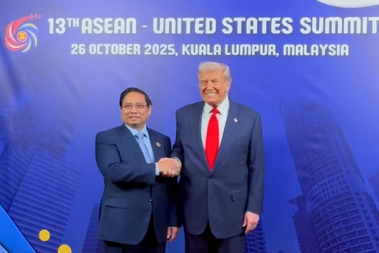 Thủ tướng Phạm Minh Chính gặp Tổng thống Hoa Kỳ Donald Trump