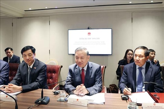 Tổng Bí thư Tô Lâm dự tọa đàm với các chuyên gia về AI và Chip bán dẫn