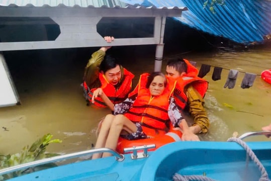 Thông báo khẩn cấp, lũ đặc biệt lớn tại Huế