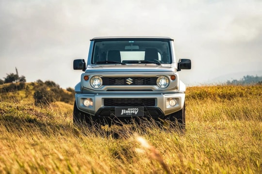 Suzuki Jimny giảm giá kỷ lục khi liên tiếp rơi vào ế ẩm