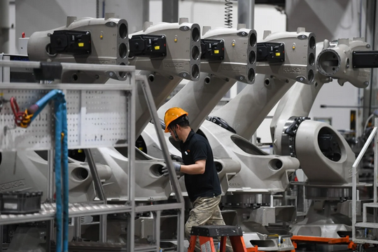 Trung Quốc biến nhà máy robot thành điểm du lịch công nghiệp