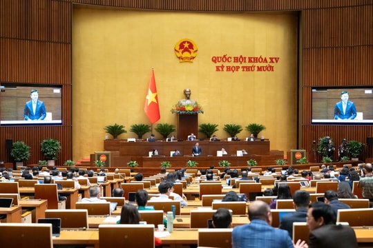 Phó Thủ tướng Lê Thành Long làm rõ các vấn đề đại biểu Quốc hội nêu về quản lý thị trường vàng, bất động sản