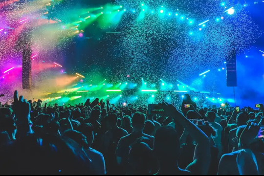 Xử lý nghiêm nghệ sĩ lệch chuẩn: Việc cần làm ngay cho một nền công nghiệp văn hoá bền vững