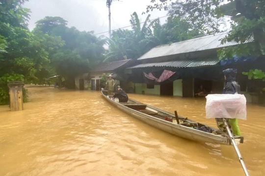 Các tỉnh miền Trung được yêu cầu khẩn trương ứng phó mưa lũ kéo dài