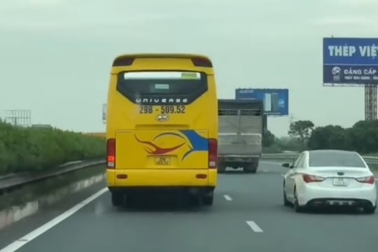 CSGT phát hiện liên tiếp hai xe khách trên 29 chỗ đi sai làn đường