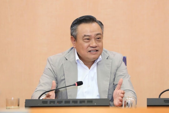 Chủ tịch Hà Nội yêu cầu lựa chọn đơn vị tư vấn có uy tín, năng lực và sát thực tiễn trong triển khai các dự án đường sắt đô thị