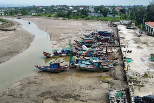 Thanh Hóa: Xót xa cảnh cảng cá hơn 43 tỷ đồng hoang hóa, xuống cấp