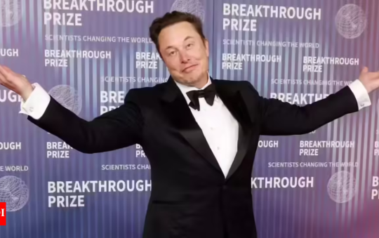 Người đàn ông giàu nhất thế giới Elon Musk vượt mốc tài sản 500 tỷ USD