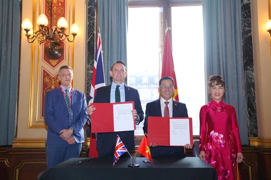 Vietjet và Rolls-Royce ký kết hợp đồng động cơ Trent 7000 trị giá 3,8 tỷ Đô la Mỹ trong chuyến thăm Vương quốc Anh của Tổng Bí thư Tô Lâm