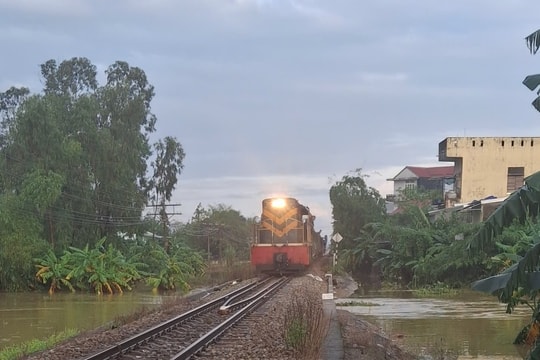 Khôi phục, thông tuyến đường sắt Bắc - Nam qua TP.Huế