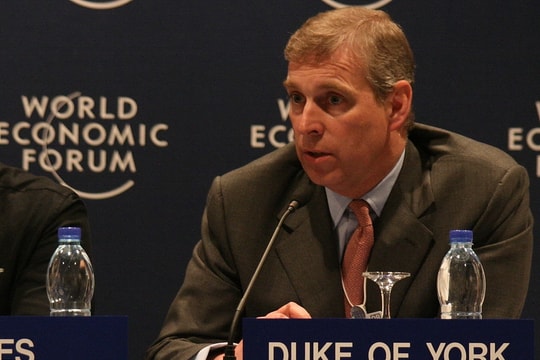 Vua Charles tước bỏ danh hiệu và dinh thự của Hoàng tử Andrew