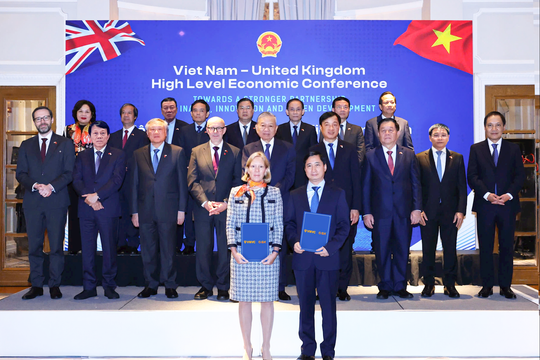 Tổng Bí thư Tô Lâm chứng kiến VNVC và GSK trao văn kiện hợp tác tại Anh