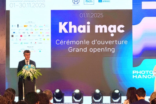 Hà Nội khai mạc Liên hoan Nhiếp ảnh quốc tế Photo Hanoi'25
