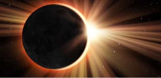 Xu hướng điện mặt trời trên sa mạc và mặt nước đang bùng nổ