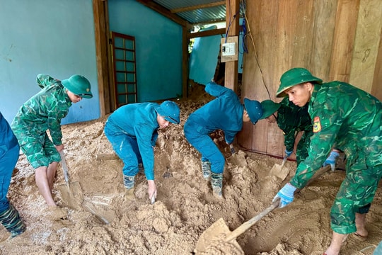 Bộ Quốc phòng yêu cầu các đơn vị khắc phục nhanh hậu quả mưa lũ tại Trung Bộ