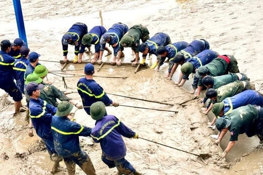 Khẩn trương khắc phục hậu quả thiên tai, sớm ổn định cuộc sống Nhân dân vùng lũ Trung Bộ