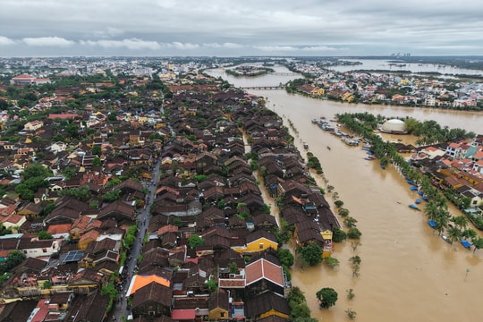 Khắc phục hậu quả bão lũ: Cơ cấu lại thời hạn trả nợ, miễn, giảm lãi