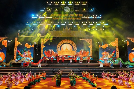 Khai mạc Lễ hội Oóc Om Bóc - Đua ghe Ngo thành phố Cần Thơ năm 2025