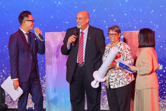 VinFuture mùa đầu tiên giữa đại dịch Covid-19: Biểu tượng của hy vọng và đoàn kết