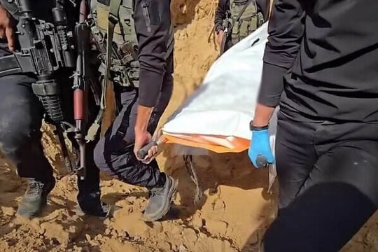 Hamas trao trả thi thể của một con tin nữa cho Israel