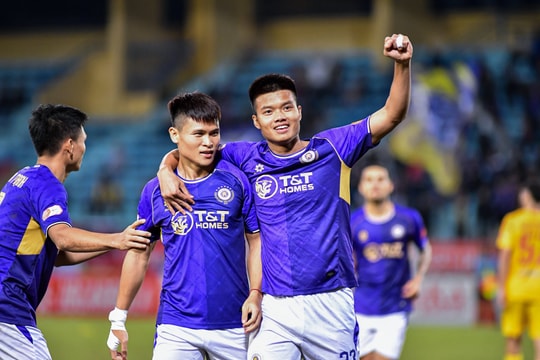 Hà Nội FC đại thắng PVF-CAND, trở lại mạnh mẽ tại V.League