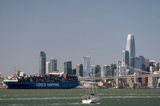 Mỹ tạm ngừng thu phí cảng với tàu liên quan Trung Quốc từ 10/11