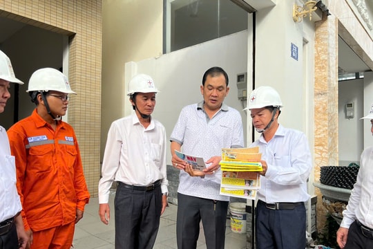 Mỗi mùa triều cường tới, xin đừng chủ quan với “an toàn điện”