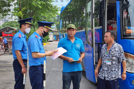 Hà Nội: Kiểm tra hoạt động kinh doanh vận tải hành khách bằng xe ô tô