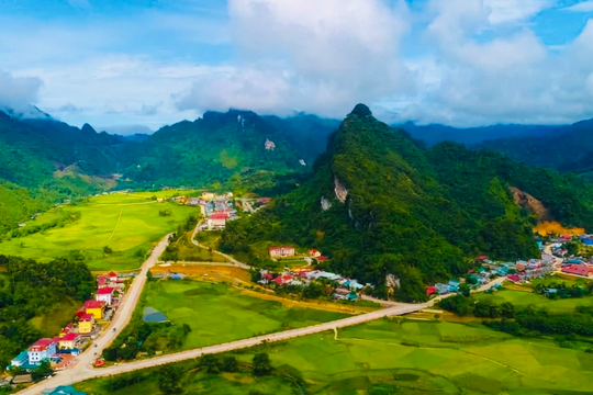 Tuyên Quang: Đẩy mạnh phát triển hạ tầng, tạo nền tảng giảm nghèo bền vững