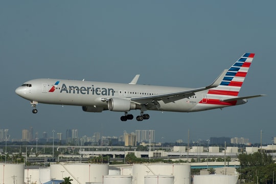 Mỹ cắt giảm 10% số chuyến bay do chính phủ đóng cửa lâu kỷ lục