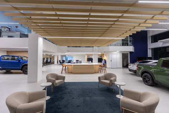 Ford nâng cấp tiêu chuẩn đại lý ô tô