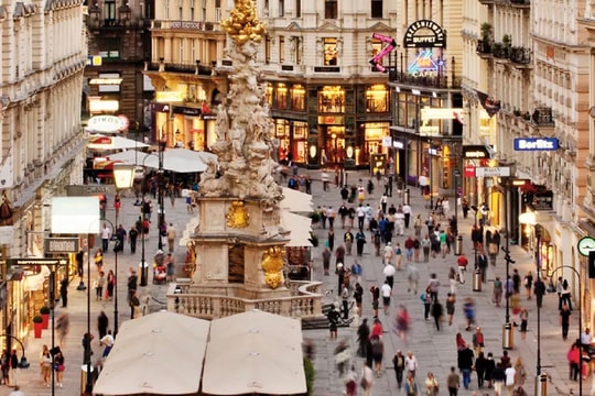 Áo thu giữ vali vũ khí 'liên quan đến Hamas'