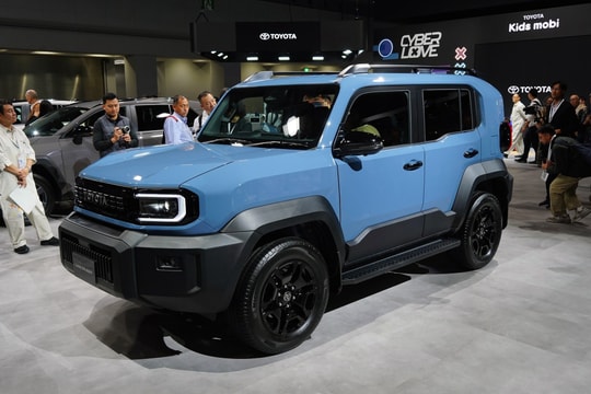 SUV cơ bắp Toyota Land Cruiser FJ 2026 chốt bán tại Việt Nam