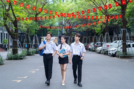 Góp ý văn kiện Đại hội XIV của Đảng: Việt Nam không chỉ 'tham gia hội nhập' mà có thể 'định hình hội nhập'