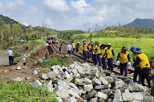 Tập trung khắc phục sạt lở nghiêm trọng đường sắt tuyến Bắc - Nam