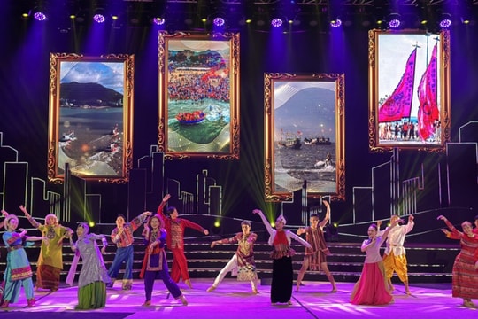 Ấn tượng chương trình nghệ thuật ‘TP Hồ Chí Minh - Nơi hội tụ những dòng sông’