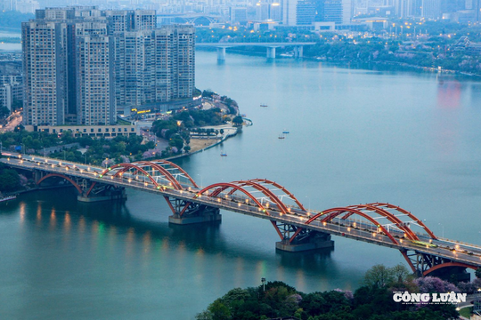 Dọc đường tác nghiệp: Dòng Liễu Giang và những nhịp cầu hữu nghị