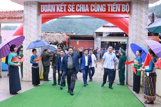 Thủ tướng Phạm Minh Chính và các Phó Thủ tướng dự khởi công xây dựng trường nội trú liên cấp tại các xã biên giới