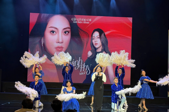 Ca sĩ Khánh Thy: 'Tôi muốn âm nhạc được gọi bằng cảm xúc'