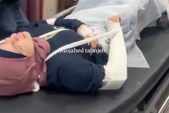 Phóng viên Reuters bị những người định cư Israel ở Bờ Tây đánh nhập viện