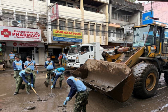 Bão Fung-Wong khiến 4 người chết ở Philippines, hướng tới Đài Loan