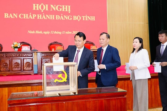 Ninh Bình giới thiệu nhân sự để bầu Chủ tịch UBND tỉnh