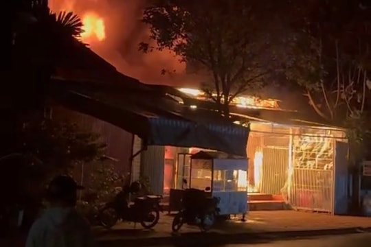 Gia Lai: Làm rõ vụ cháy nhà khiến người mẹ tử vong, con bị bỏng nặng