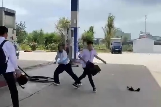 Bắt giữ hai nam sinh sau vụ xô xát làm bạn học tử vong