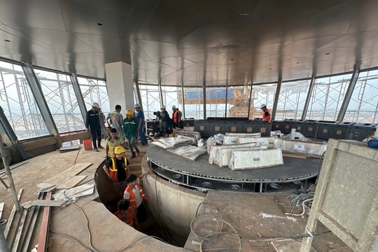 Lắp đặt, hoàn thiện thiết bị bên trong tháp không lưu Long Thành